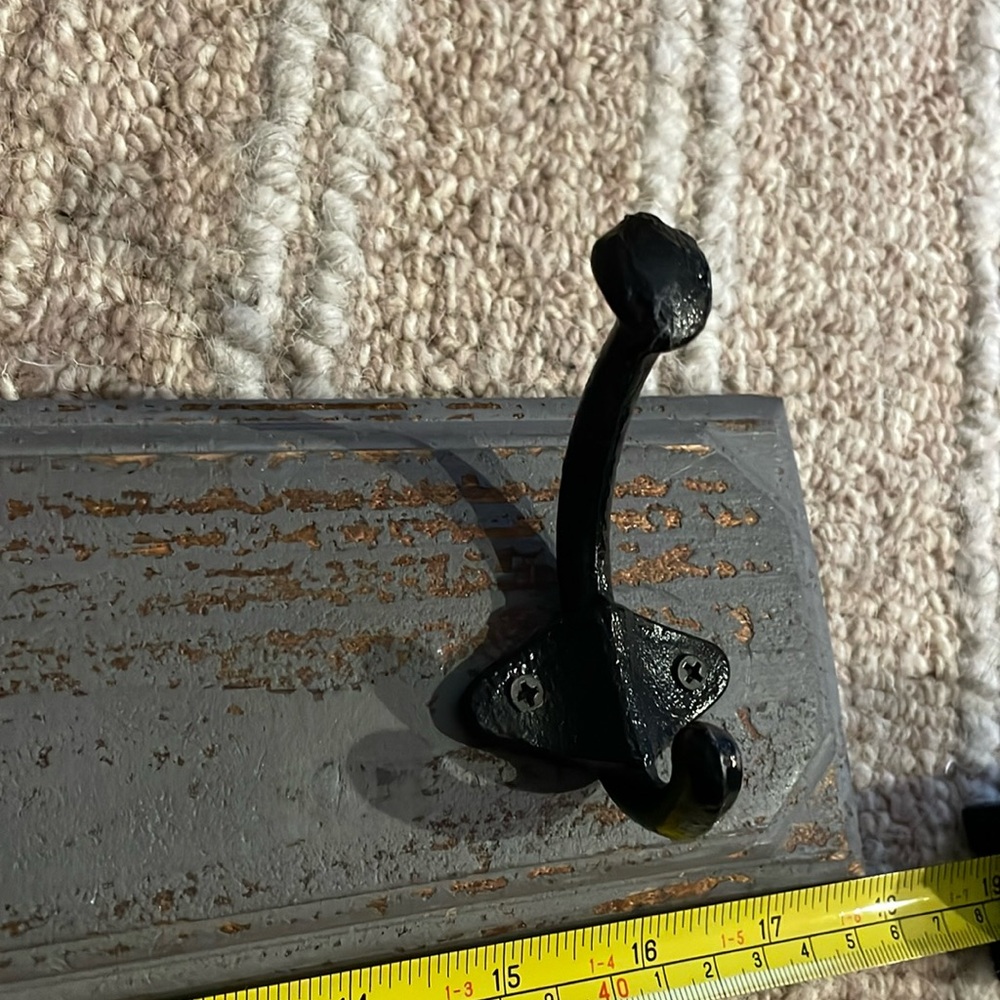 Wall hooks - Picture 3 of 9